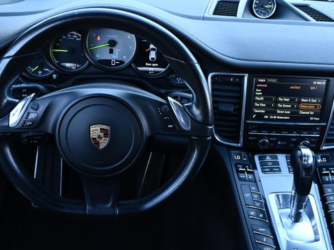 Used 2016 Porsche Panamera S image 12