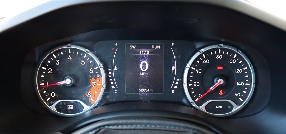 Used 2018 Jeep Renegade Latitude FWD image 42