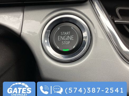 Used 2025 Chevrolet Trax LT w/ LT Convenience Package image 22