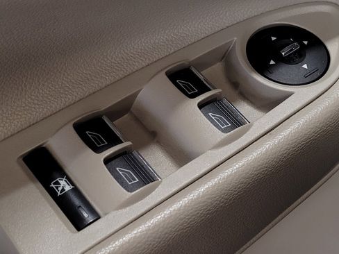 Used 2014 Ford Escape Titanium image 27