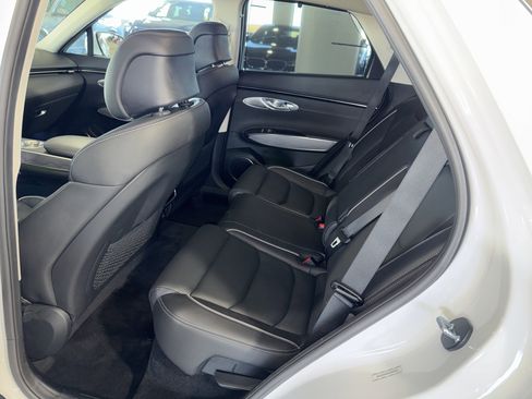 Used 2023 Genesis GV70 2.5T w/ Advanced Package image 15