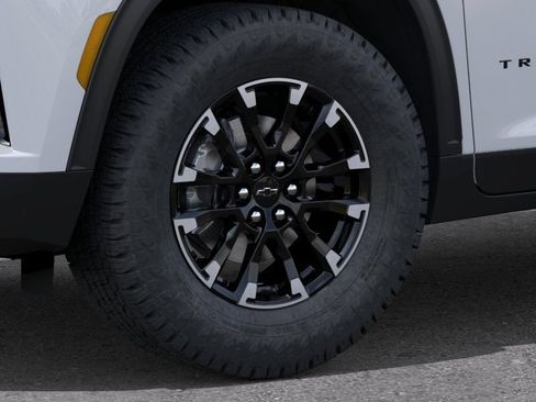 New 2026 Chevrolet Traverse Z71 w/ Driver Confidence Package AWD/4WD image 9
