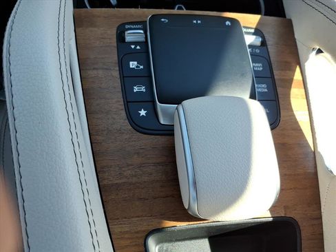 Used 2022 Mercedes-Benz GLE 350 4MATIC image 15