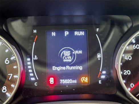 Used 2018 Jeep Compass Latitude w/ Cold Weather Group image 12