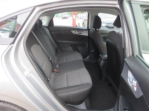 Used 2023 Kia Forte LXS w/ LXS Technology Package FWD image 18