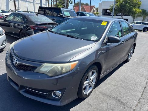 Used 2012 Toyota Camry SE FWD image 8