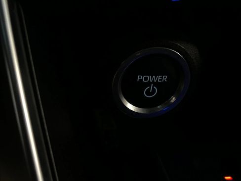 Used 2024 Toyota Venza LE image 24