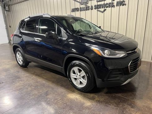 Used 2020 Chevrolet Trax LT w/ LT Convenience Package image 6