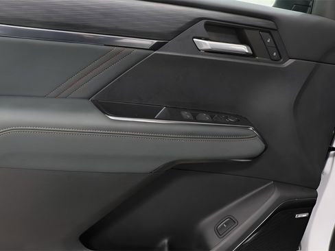 Used 2024 GMC Acadia AT4 image 21