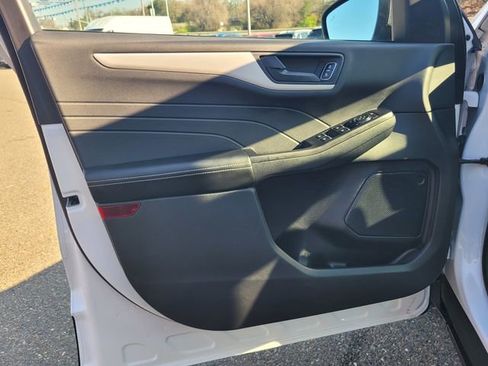 Certified 2022 Ford Escape SE image 16