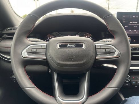 Used 2025 Jeep Compass Trailhawk AWD/4WD image 26