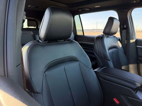 New 2025 Jeep Grand Cherokee L Limited image 26