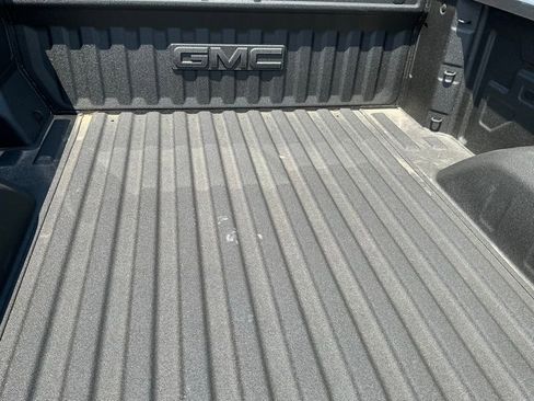 Used 2026 GMC Sierra 1500 SLE w/ Preferred Package RWD image 7