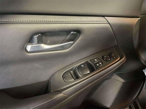 Certified 2021 Nissan Sentra SV image 17