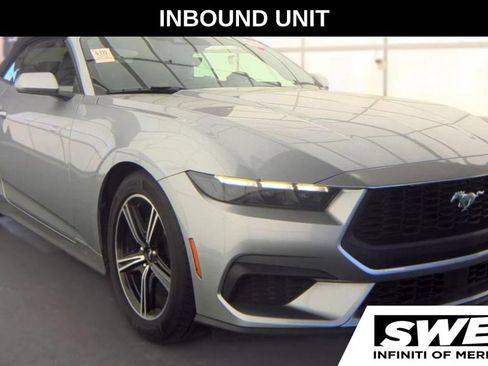 Used 2025 Ford Mustang Premium RWD image 3