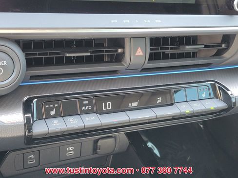 Used 2024 Toyota Prius XLE FWD image 23