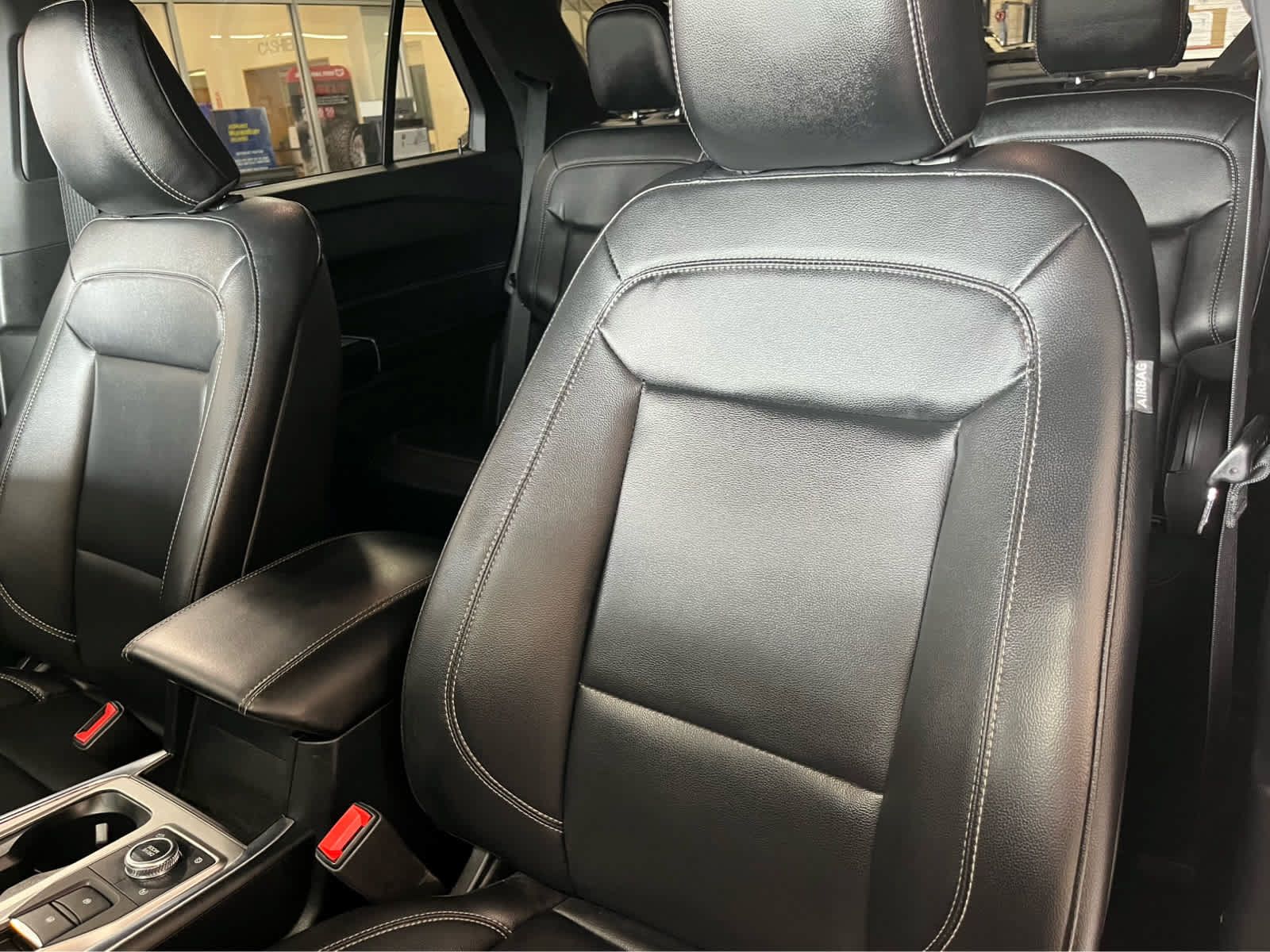 Certified 2020 Ford Explorer XLT w/ Equipment Group 202A AWD/4WD image 19