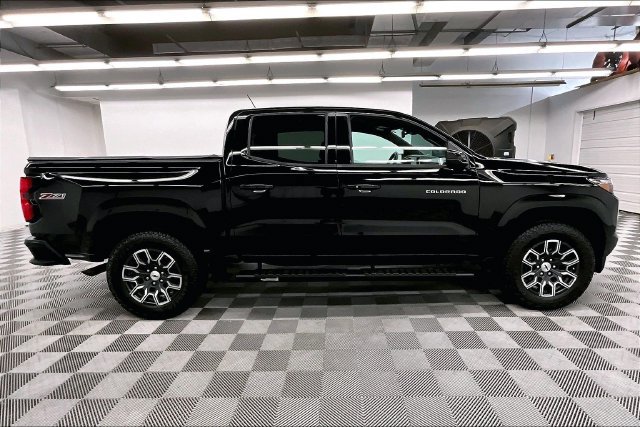 Used 2023 Chevrolet Colorado Z71 w/ Z71 Convenience Package 2 AWD/4WD image 14