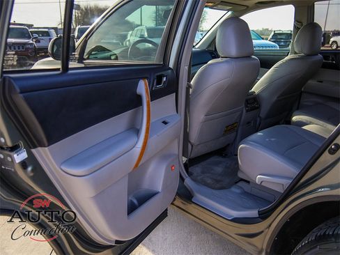 Used 2010 Toyota Highlander Limited image 28