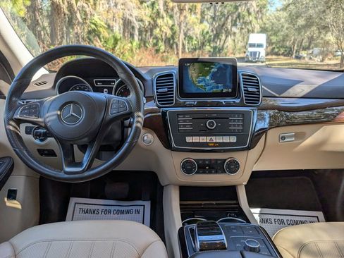 Used 2018 Mercedes-Benz GLS 450 4MATIC image 11