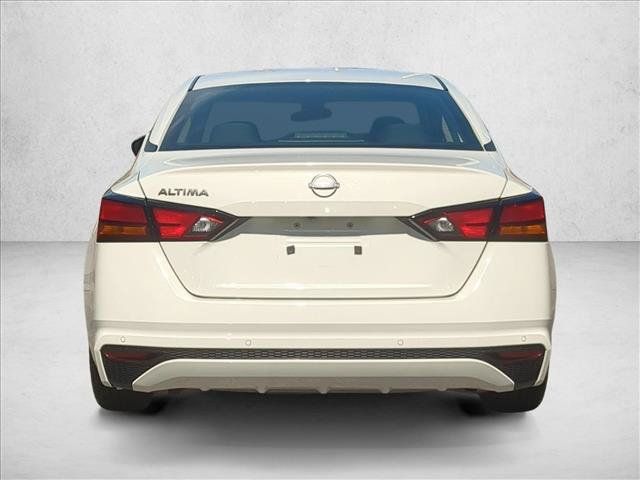 Used 2024 Nissan Altima 2.5 S FWD image 7