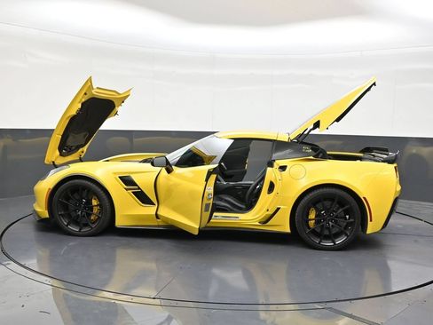 Used 2017 Chevrolet Corvette Grand Sport RWD image 35