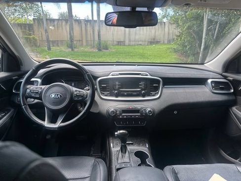 Used 2016 Kia Sorento EX AWD/4WD image 4