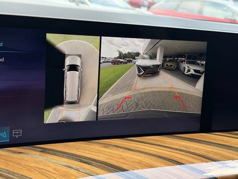 Certified 2025 Cadillac Escalade ESV Sport Platinum w/ LPO, ONYX Package AWD/4WD image 27
