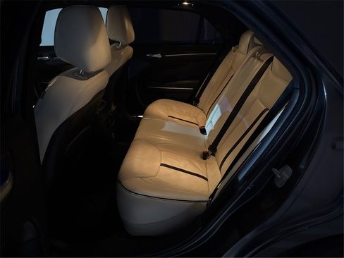 Used 2014 Chrysler 300 Uptown Edition w/ Quick Order Package 22M image 10