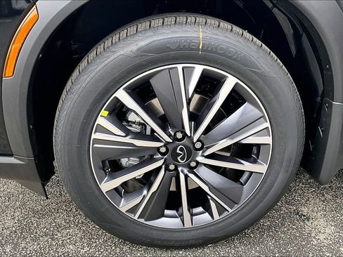 New 2026 INFINITI QX60 Luxe FWD image 16