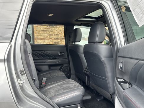 Used 2022 Mitsubishi Outlander LE AWD/4WD image 14