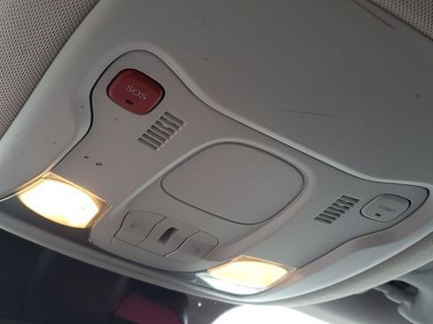 Used 2021 Jeep Renegade Latitude image 19