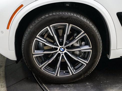 Used 2024 BMW X5 sDrive40i w/ M Sport Package RWD image 8