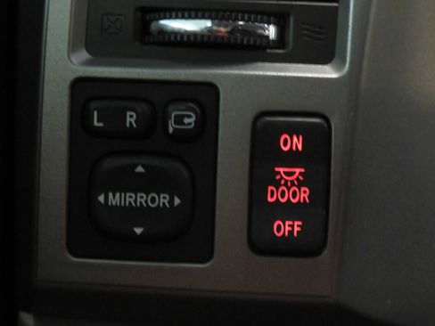 Used 2014 Toyota Sequoia Platinum AWD/4WD image 41