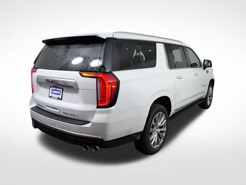 Used 2022 GMC Yukon XL Denali AWD/4WD image 3