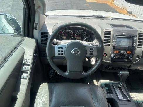 Used 2017 Nissan Frontier SL w/ Moonroof Package AWD/4WD image 2