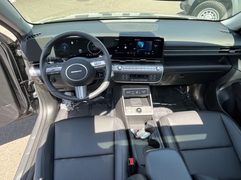 Certified 2025 Hyundai Kona Limited FWD image 25