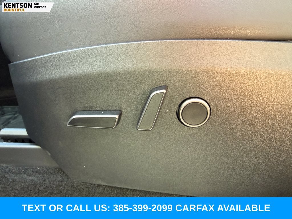 Used 2023 Tesla Model Y Performance AWD/4WD image 28