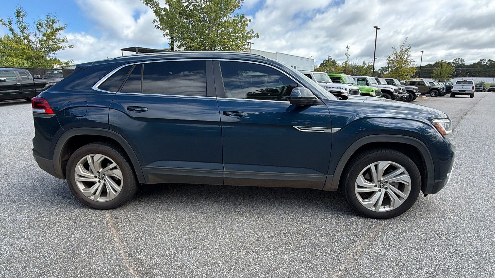 Used 2021 Volkswagen Atlas Cross Sport SEL FWD image 7