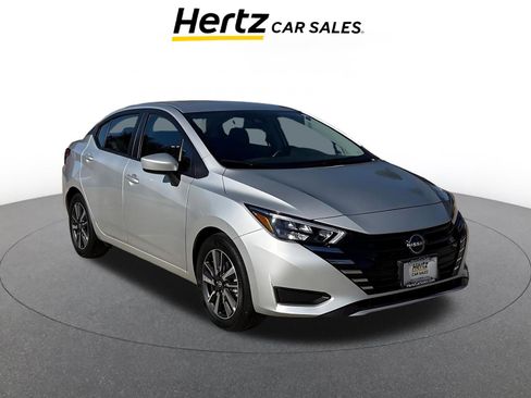 Used 2025 Nissan Versa SV image 1