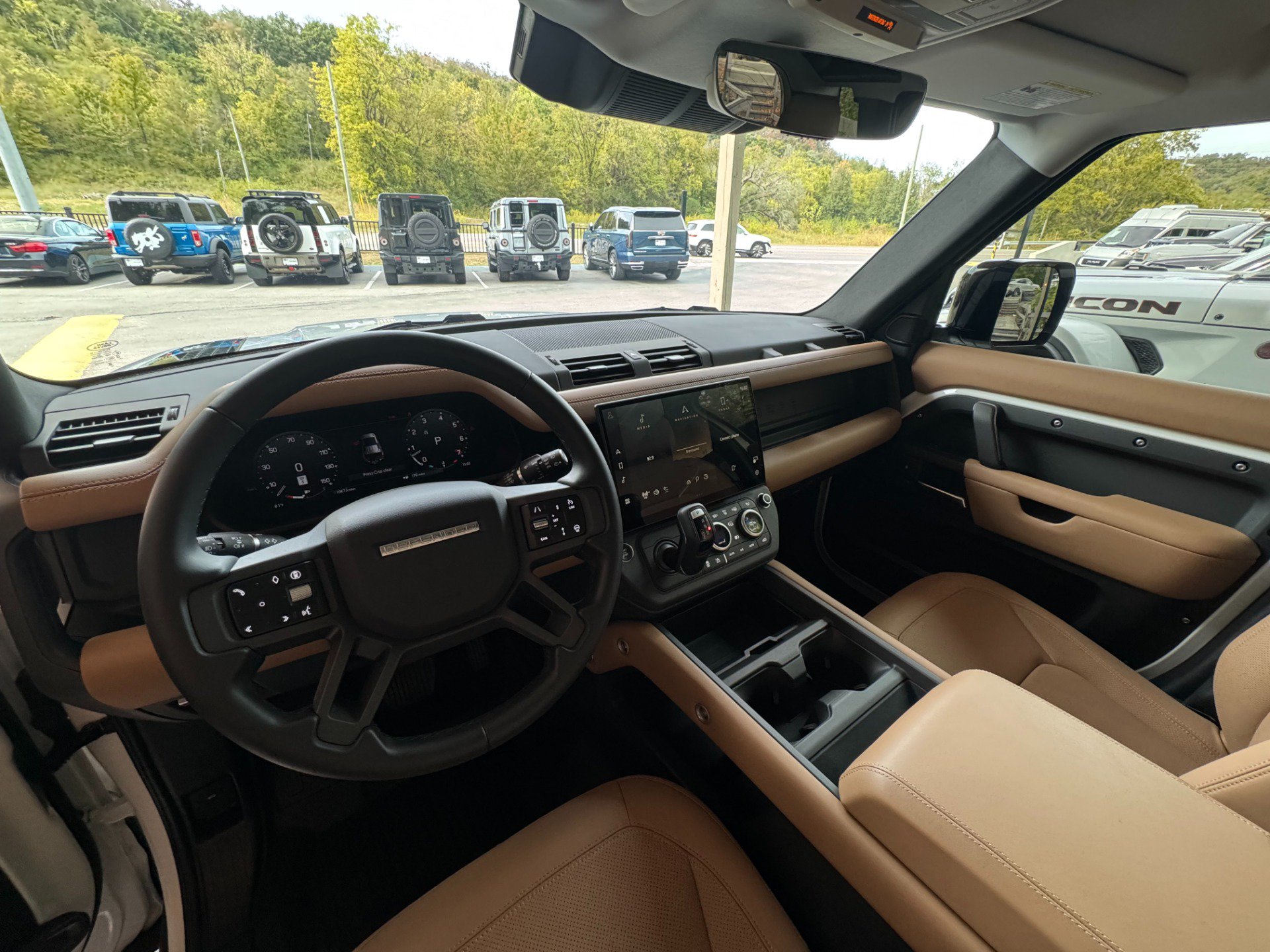 Used 2026 Land Rover Defender 110 X-Dynamic SE AWD/4WD image 10