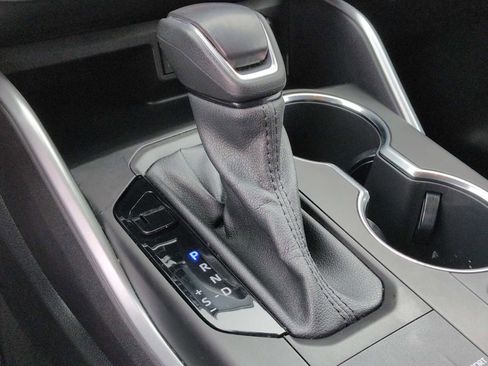 Used 2022 Toyota Highlander LE AWD/4WD image 31