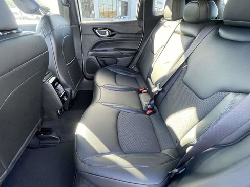 New 2026 Jeep Compass Latitude image 11