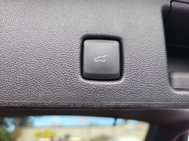 Used 2021 Ford Escape SE w/ SE Sport Appearance Package FWD image 13