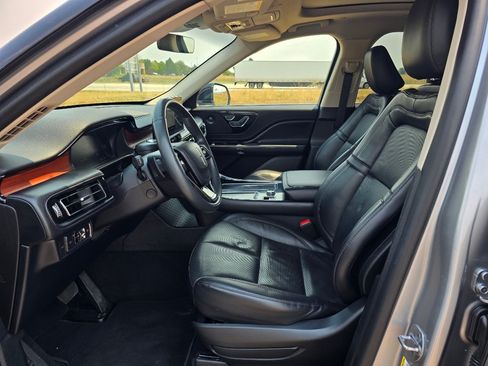 Used 2022 Lincoln Aviator Reserve w/ Equipment Group 201A AWD/4WD image 11