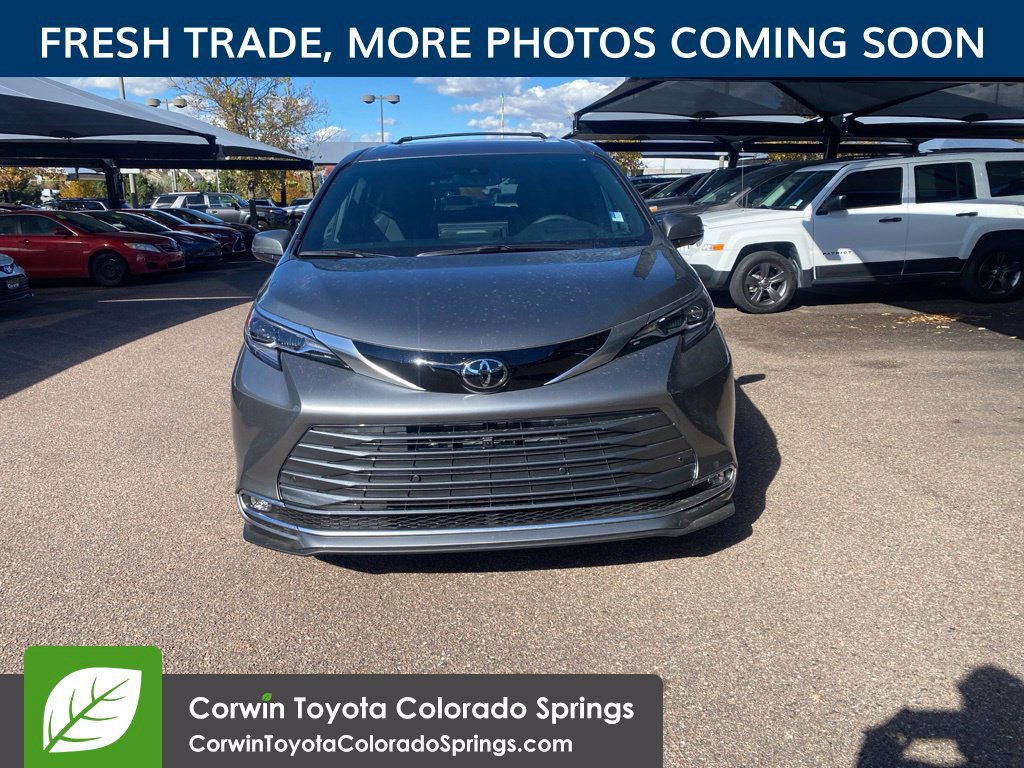 Used 2026 Toyota Sienna Platinum AWD/4WD image 2