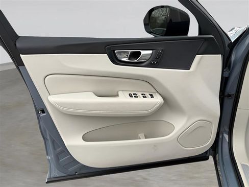 Used 2023 Volvo XC60 B5 Plus w/ Protection Package Premier image 12