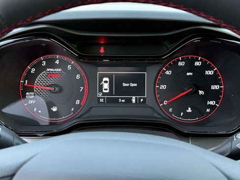 New 2026 Chevrolet Trax RS w/ Sunroof Package FWD image 25