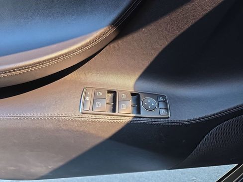 Used 2013 Tesla Model S Performance image 31