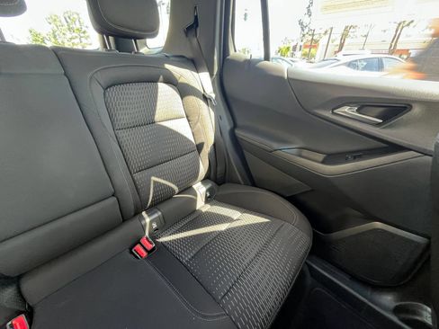 Used 2025 Chevrolet Equinox LT FWD image 33